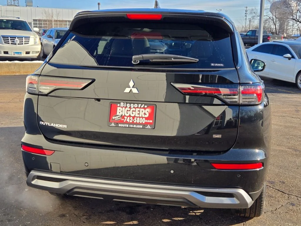 2026 Mitsubishi Outlander SE - Photo 12