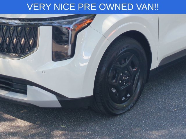 Used 2026 White Kia LXS image 9