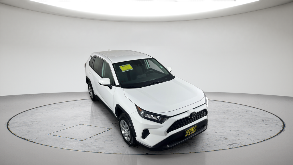 2022 Toyota RAV4 LE - Photo 13