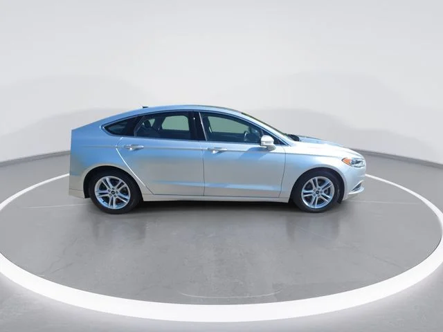 Used 2018 Silver Ford SE image 9