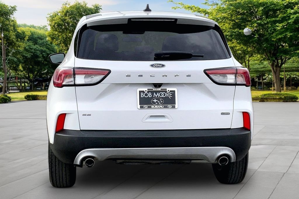 Used 2022 White Ford SE image 5