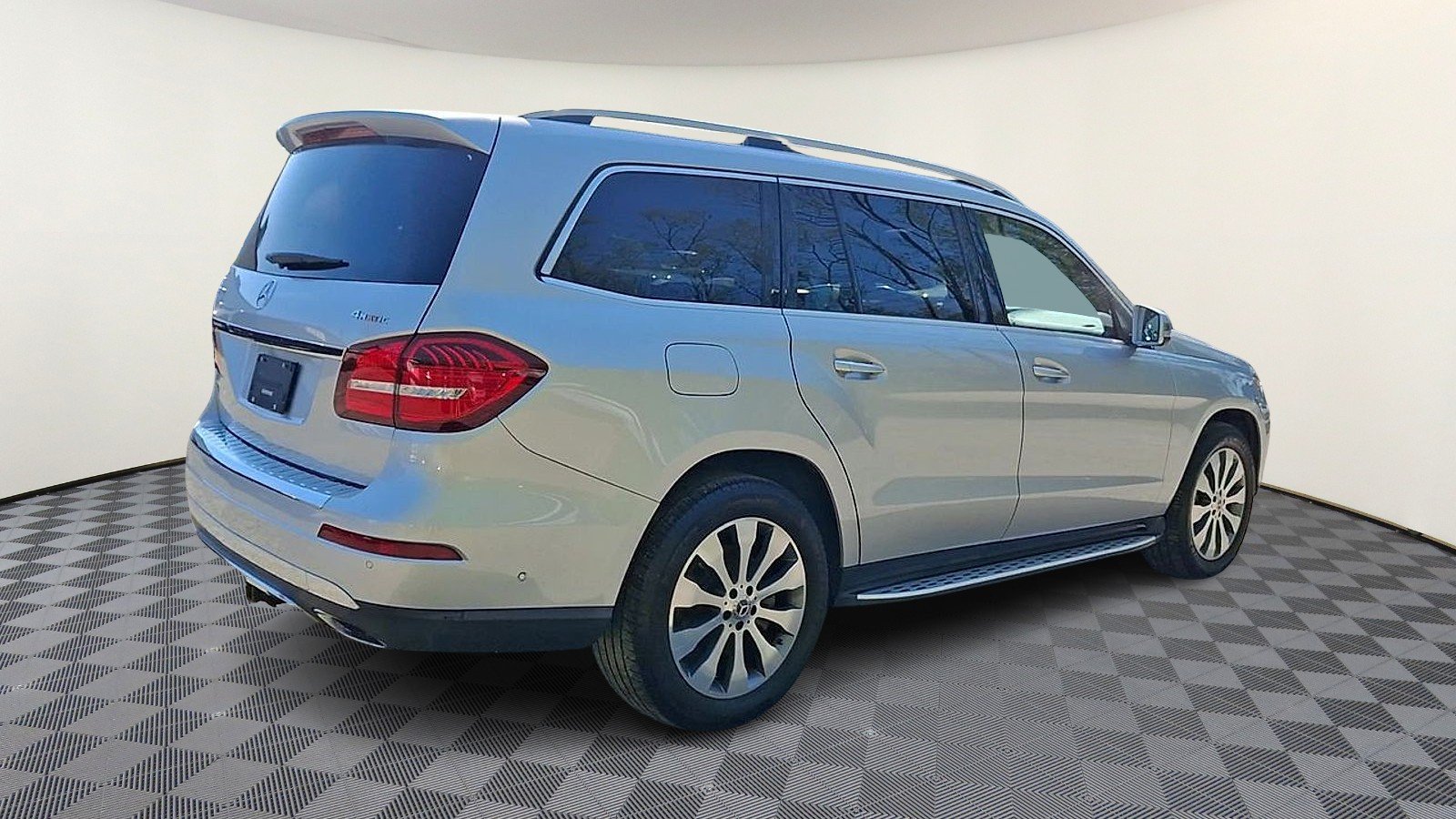 Used 2019 Iridium Silver Metallic - 775 Mercedes-Benz 4MATIC® image 8