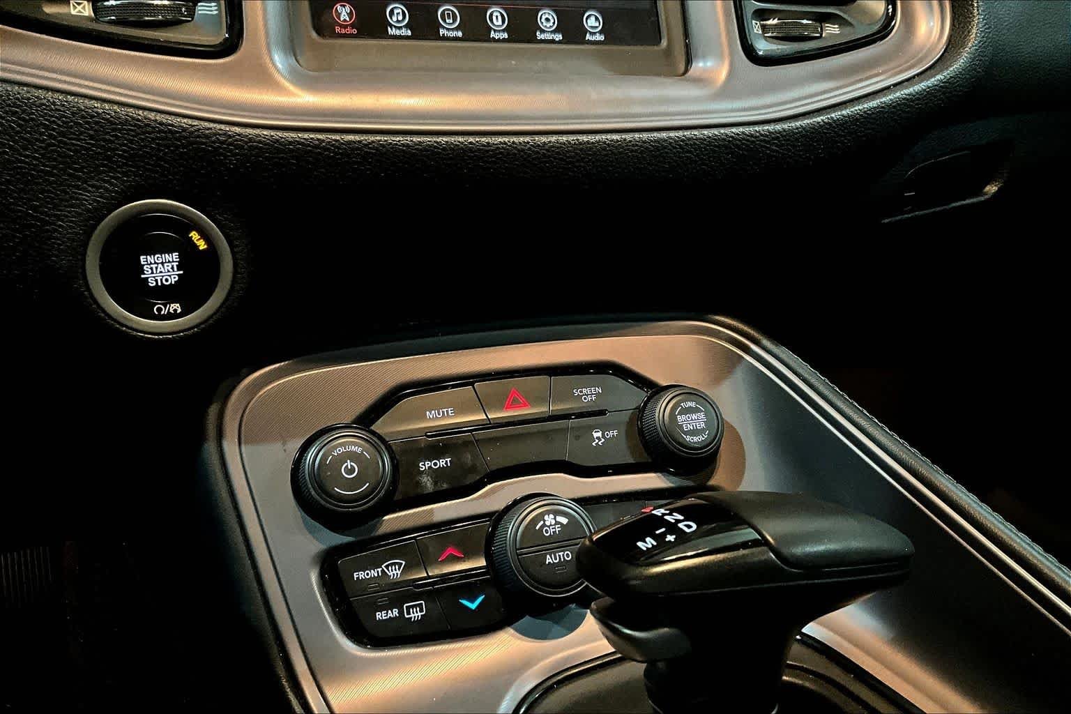 Used 2023 Granite Pearlcoat Dodge SXT image 34