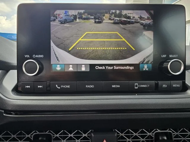 Used 2025  Honda SE image 32