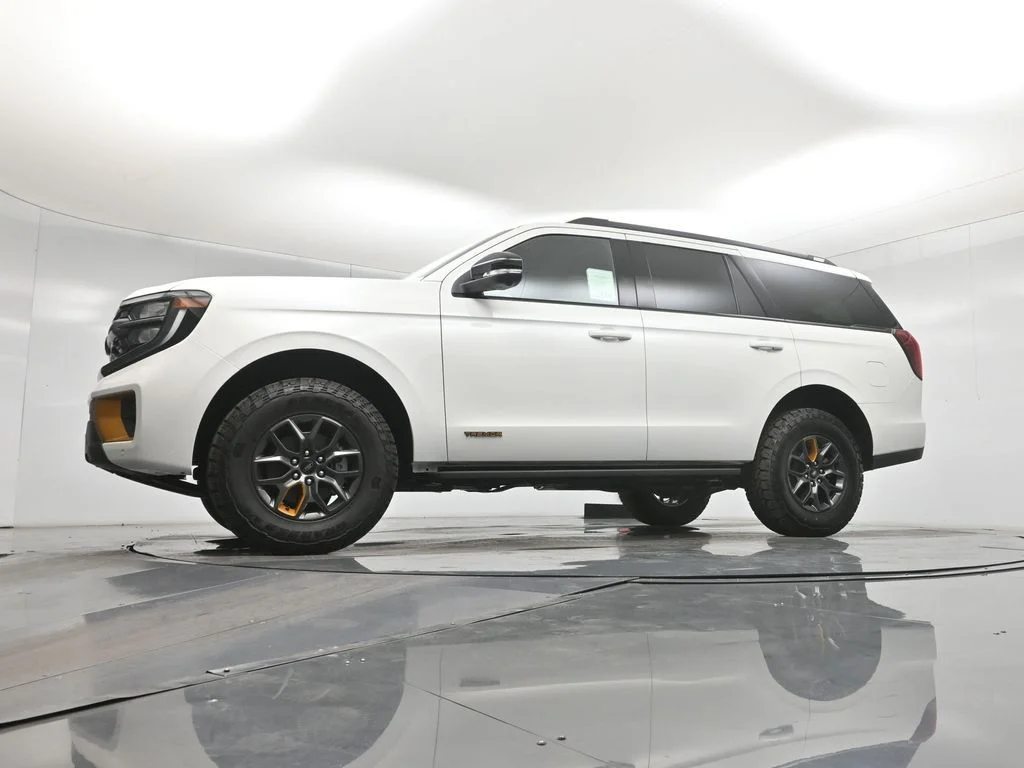 New 2026 Star White Metallic Tri-Coat Ford Tremor image 50