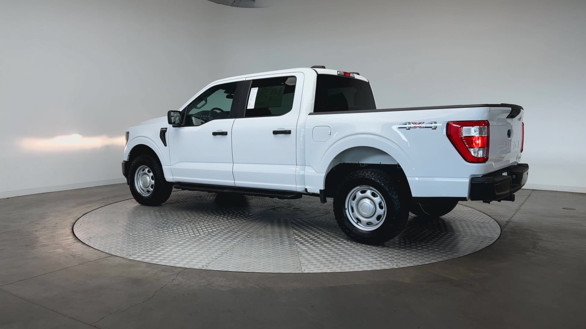 Used 2023 Oxford White Ford XL image 6