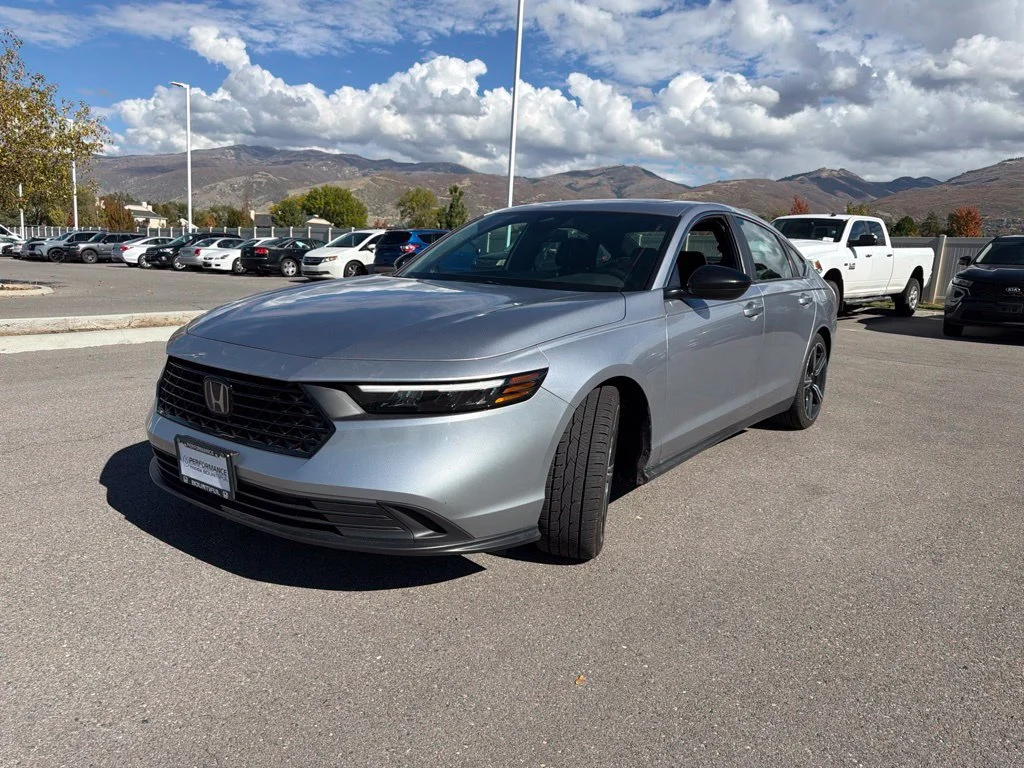 Used 2023 Lunar Silver Metallic Honda Sport image 11