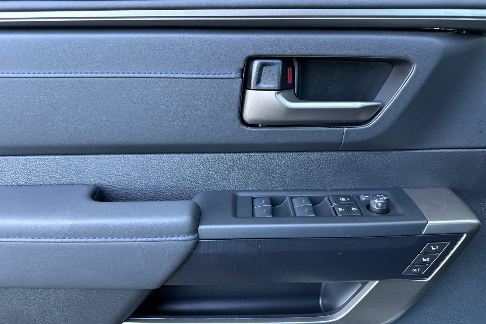 New 2026 Wind Chill Pearl Toyota Platinum i-FORCE MAX image 11