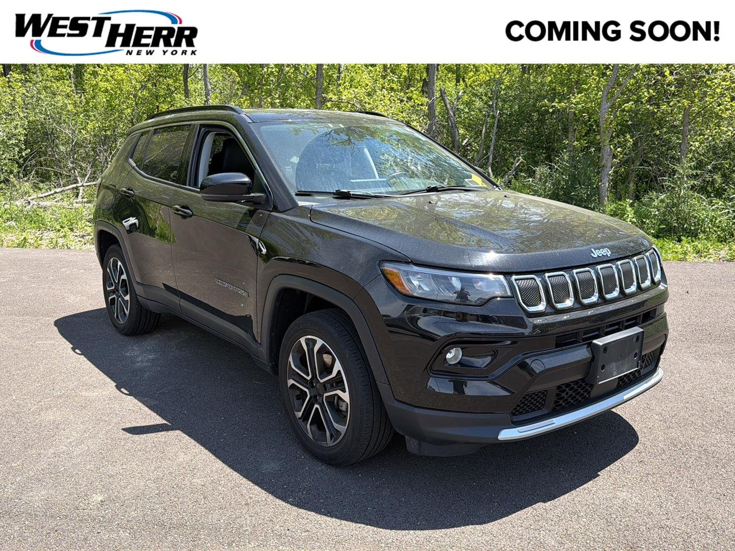 Used 2022 Diamond Black Crystal Pearlcoat Jeep Limited image 1