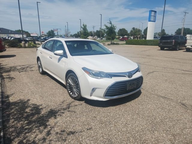 Used 2017 Blizzard Pearl Toyota Limited image 4