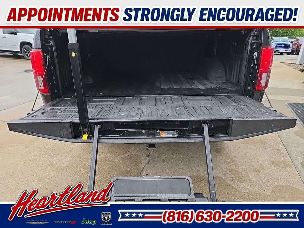 Used 2018 Black Ford Lariat image 33