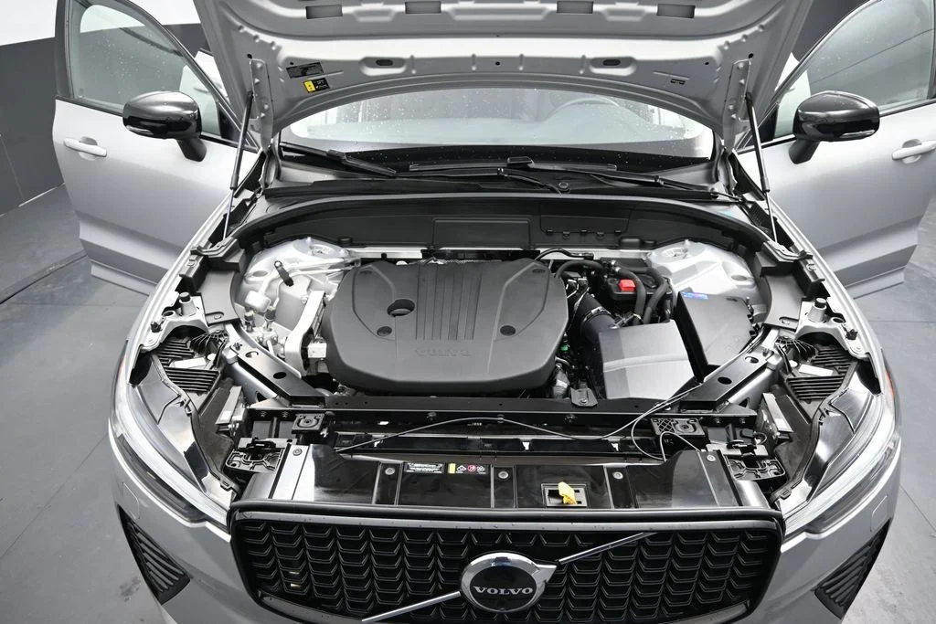 Certified Used 2025 Silver Dawn Volvo Plus image 22