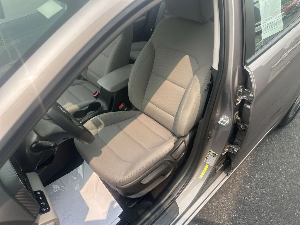 Used 2020 Silver Hyundai SEL image 17