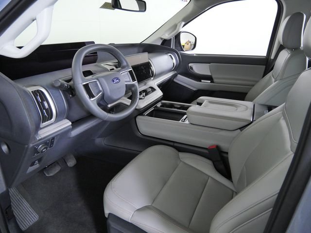 Certified Used 2025 Gray Ford Active image 21