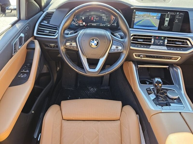 Used 2023 Mineral White Metallic BMW xDrive40i image 9