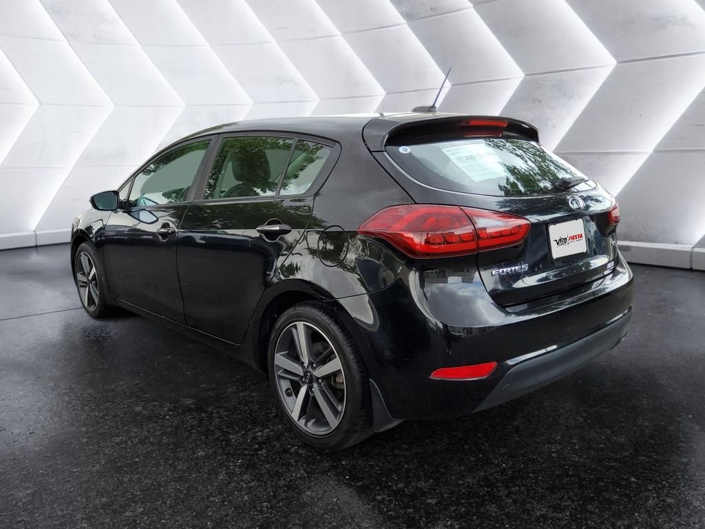 Used 2017 Black Kia EX image 6