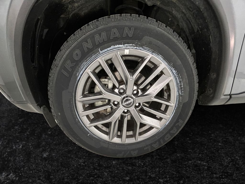 Used 2023 Gray Nissan S image 27