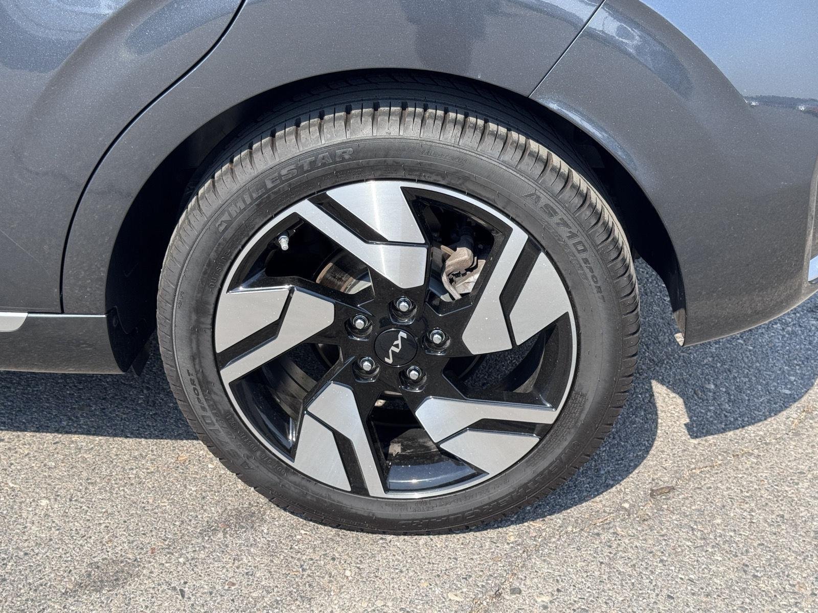 Used 2023 Gravity Gray Kia GT-Line image 14