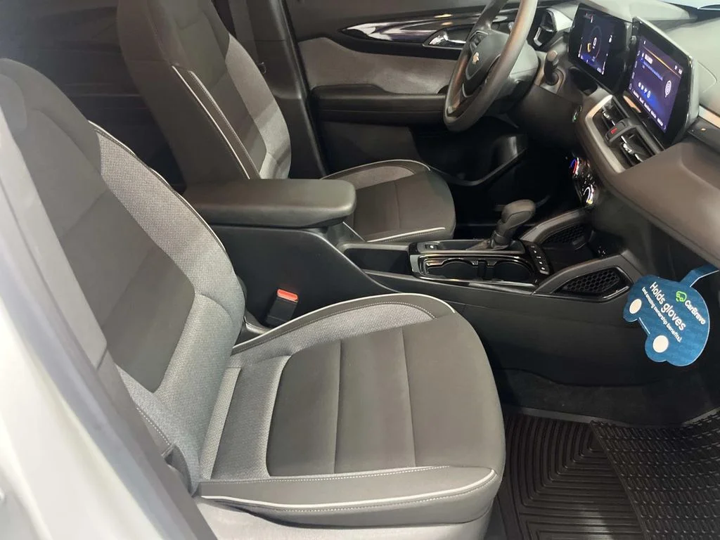 Used 2024 Summit White Chevrolet LS image 29