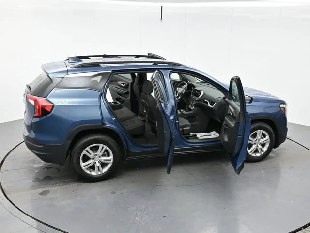 Used 2024 Downpour Metallic GMC SLE image 45