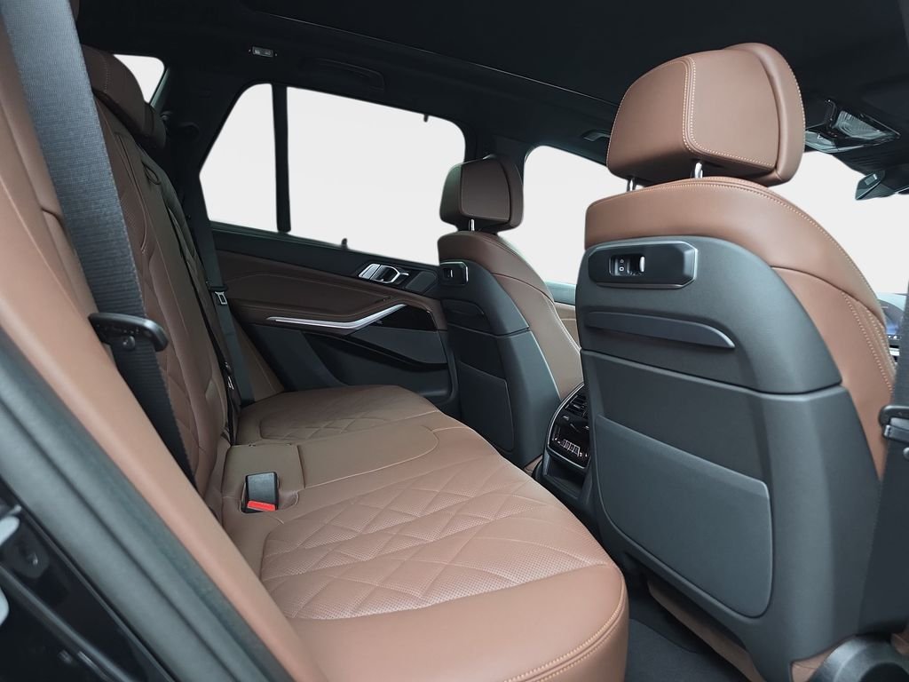 New 2026 Black Sapphire Metallic BMW xDrive40i image 11