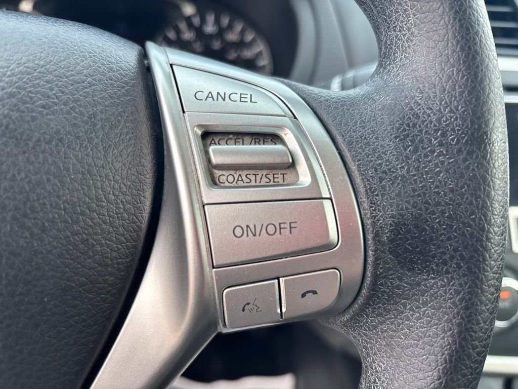 Used 2017 Silver Nissan 2.5 S image 21