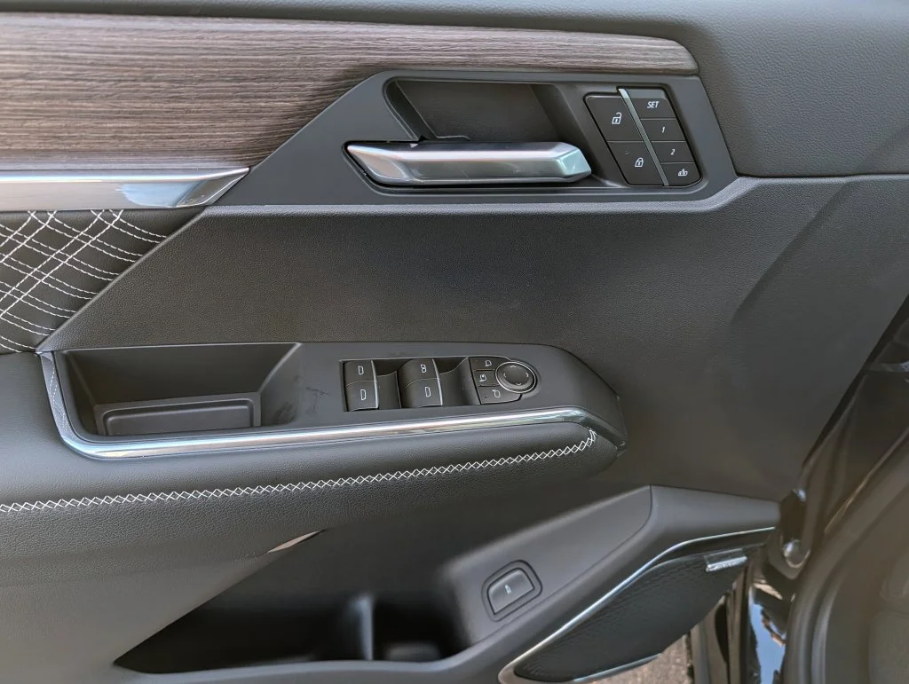 2026 GMC Acadia Denali - Photo 13