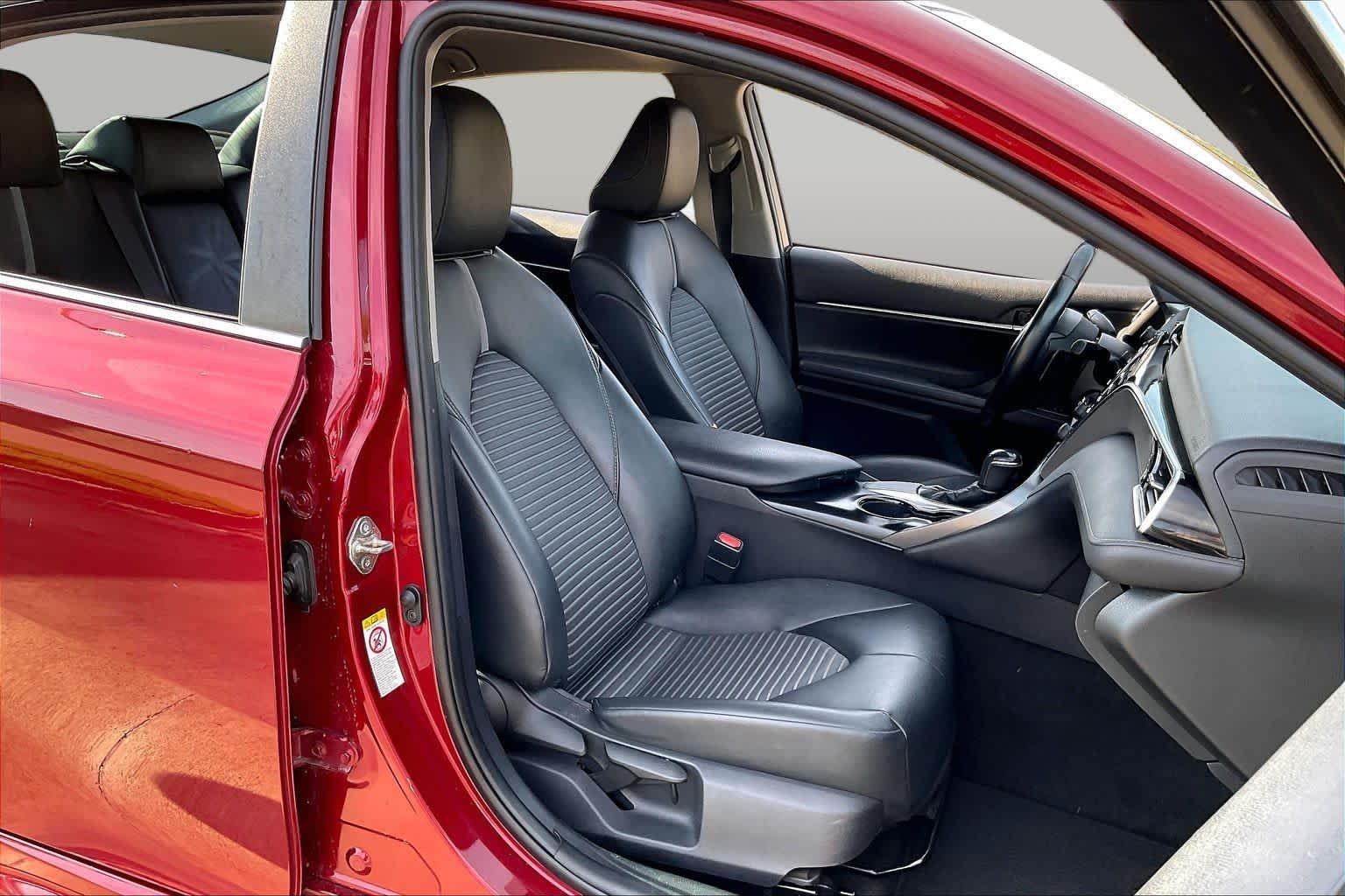 Used 2018 Ruby Flare Pearl Toyota SE image 9