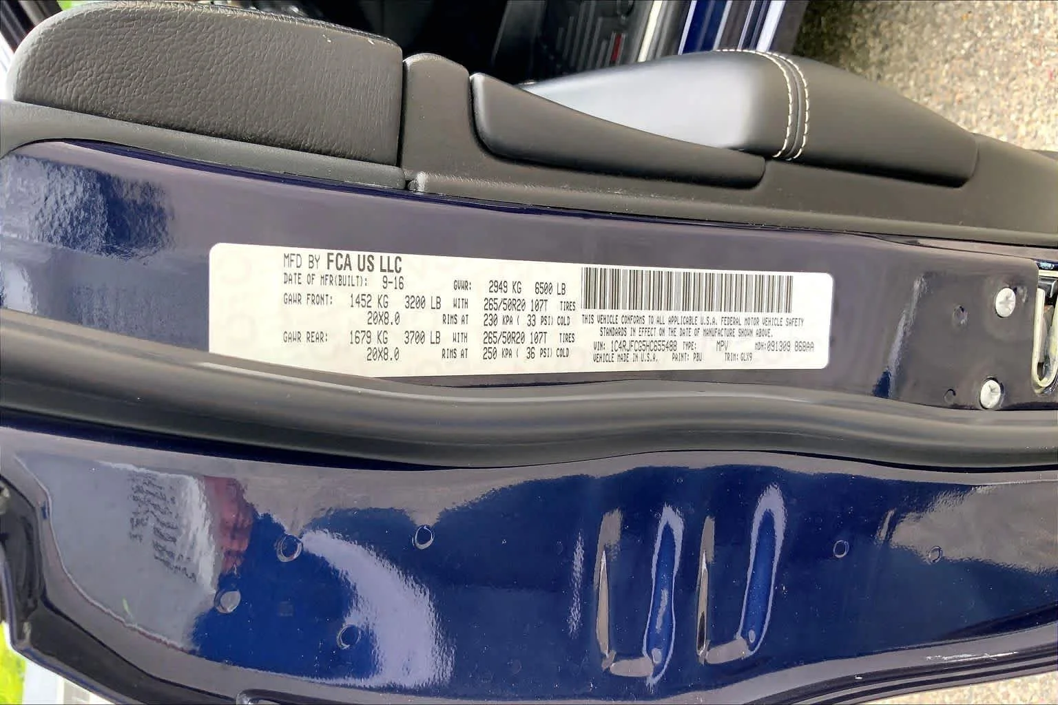 Used 2017 True Blue Pearlcoat Jeep Overland image 34