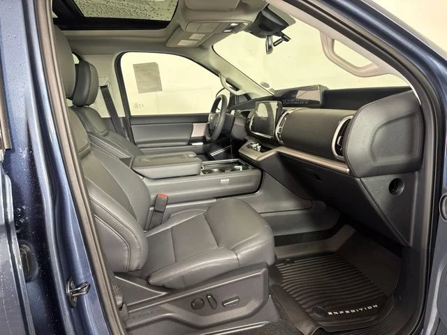 New 2027 Nocturnal Blue Metallic Ford MAX Active image 4