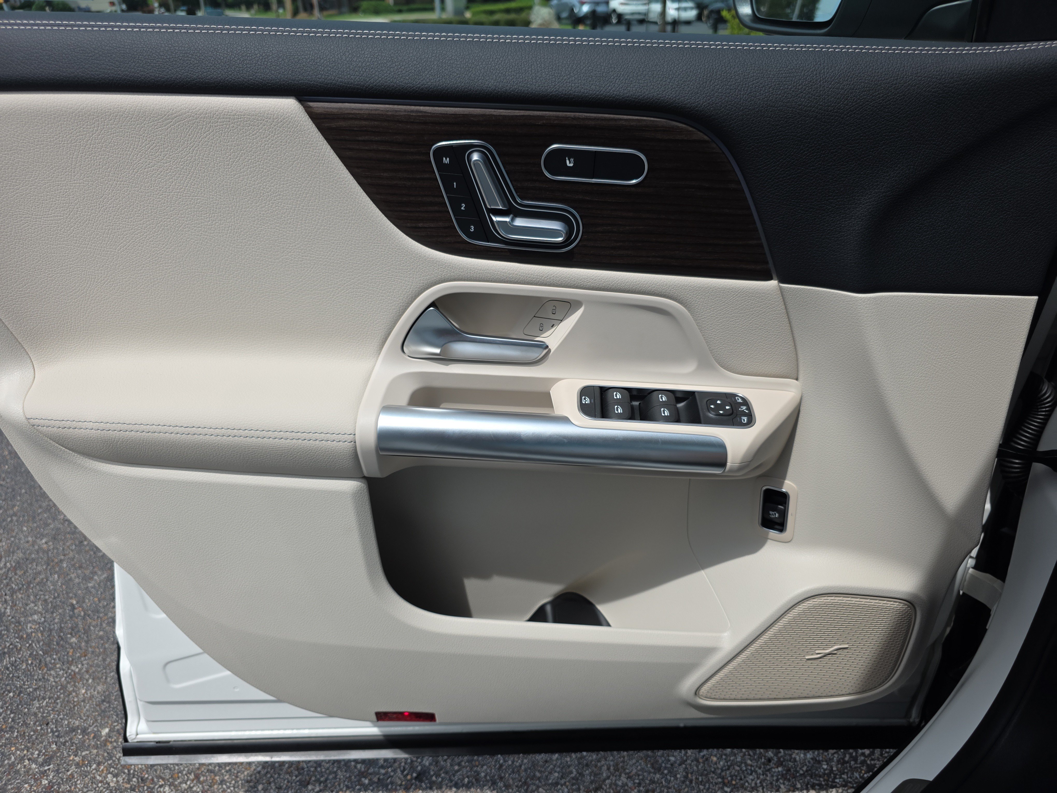 New 2026 Polar White Mercedes-Benz GLA 250 image 46