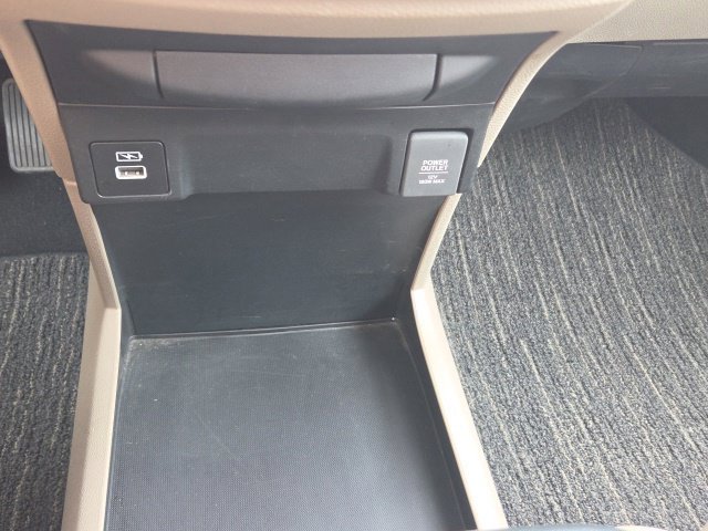 Used 2023 White Honda EX-L image 39