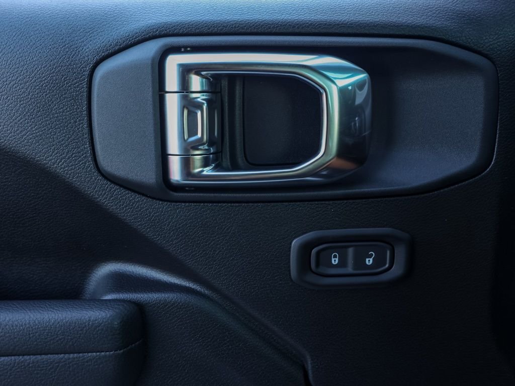 New 2026 Bright White Clear-Coat Exterior Paint Jeep Sport image 20