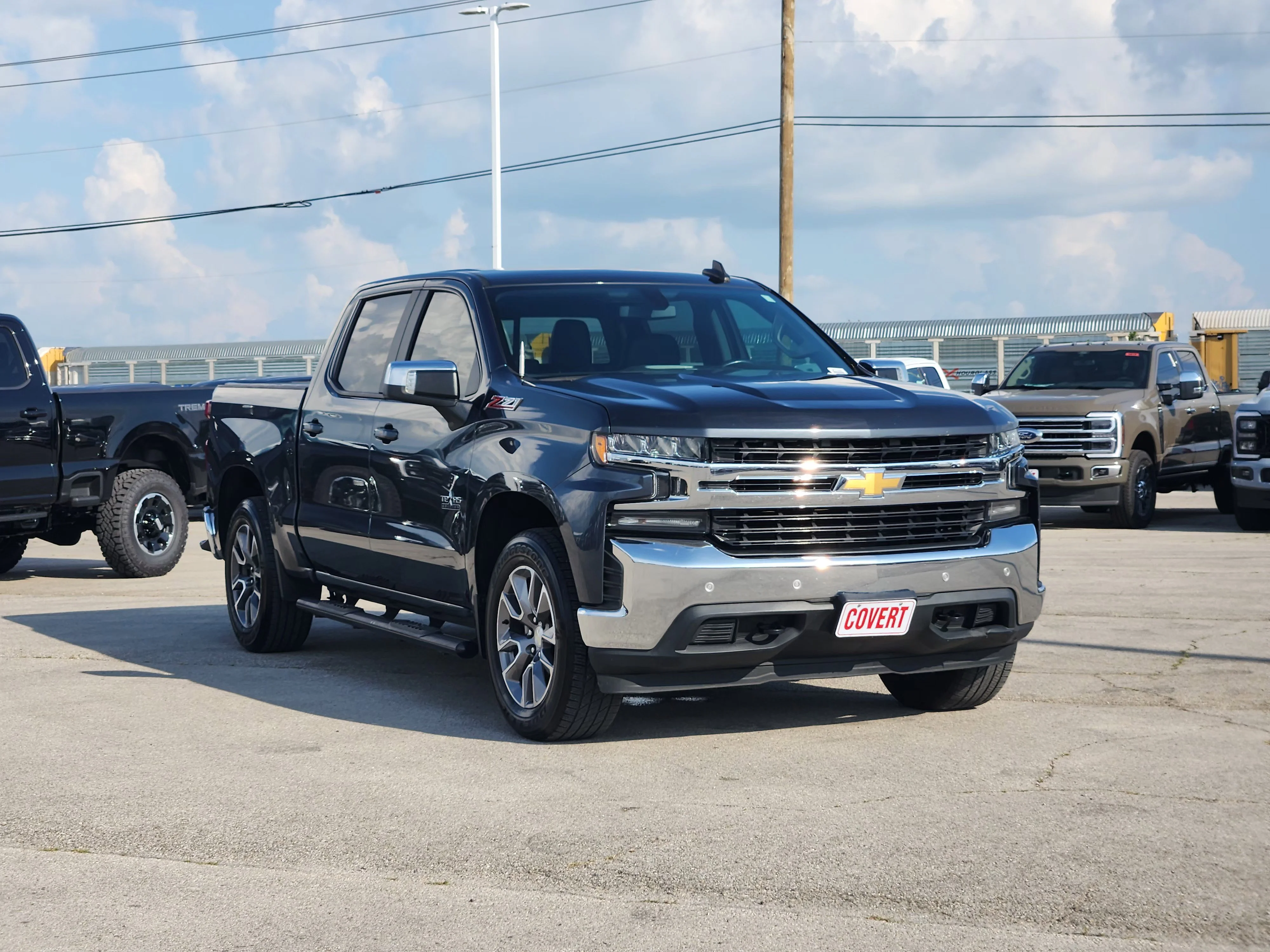 Used 2020 Shadow Gray Metallic Chevrolet LT Texas Edition image 3