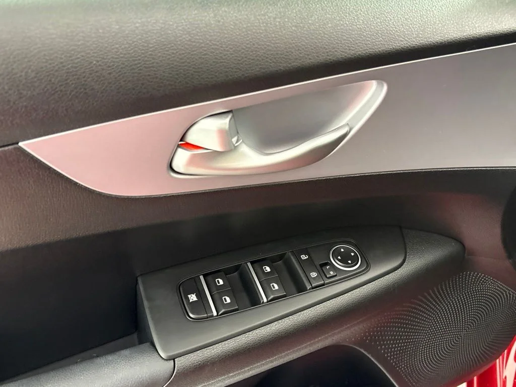 Used 2024 Red Kia LXS image 21