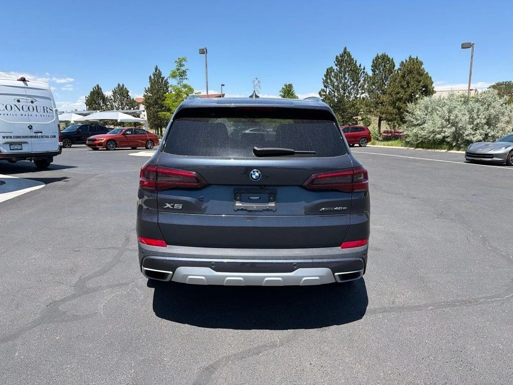 Used 2022 Gray BMW xDrive45e image 4