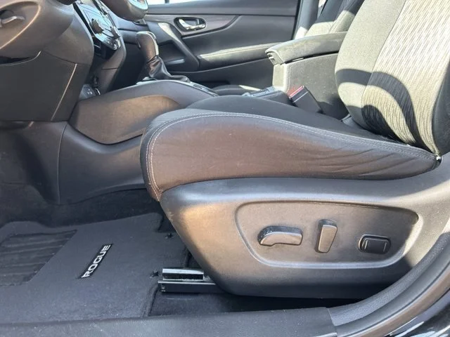 Used 2018 Black Nissan SV image 31