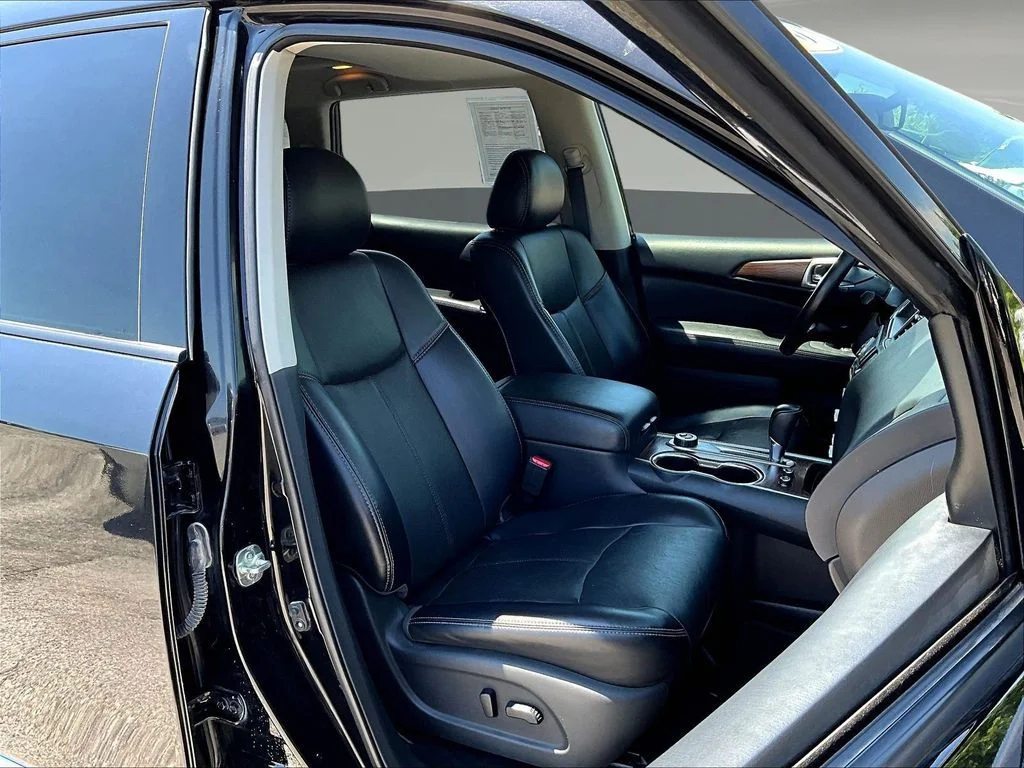 Used 2020 Black Nissan Platinum image 34