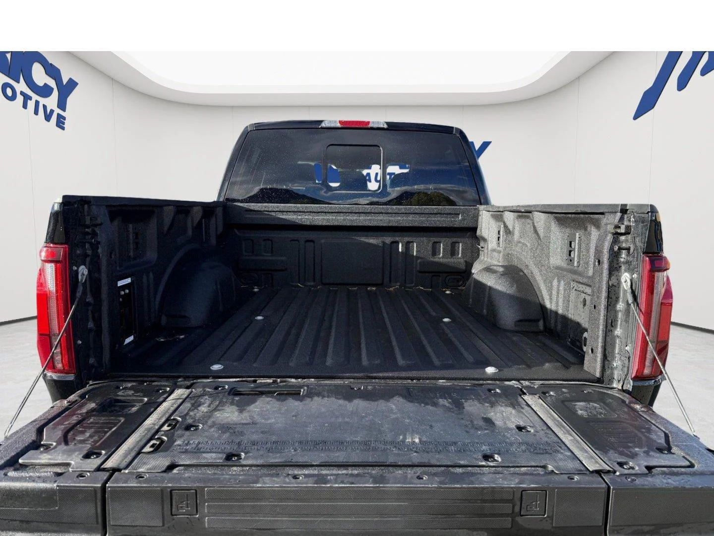 Used 2025 Agate Black/Marsh Gray Ford King Ranch image 11