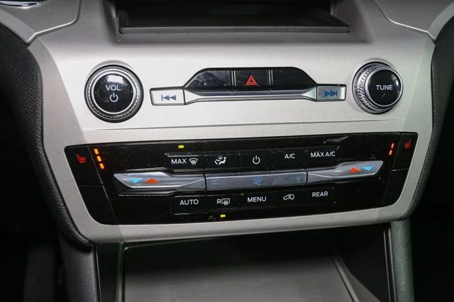 Used 2023 Black Ford XLT image 26