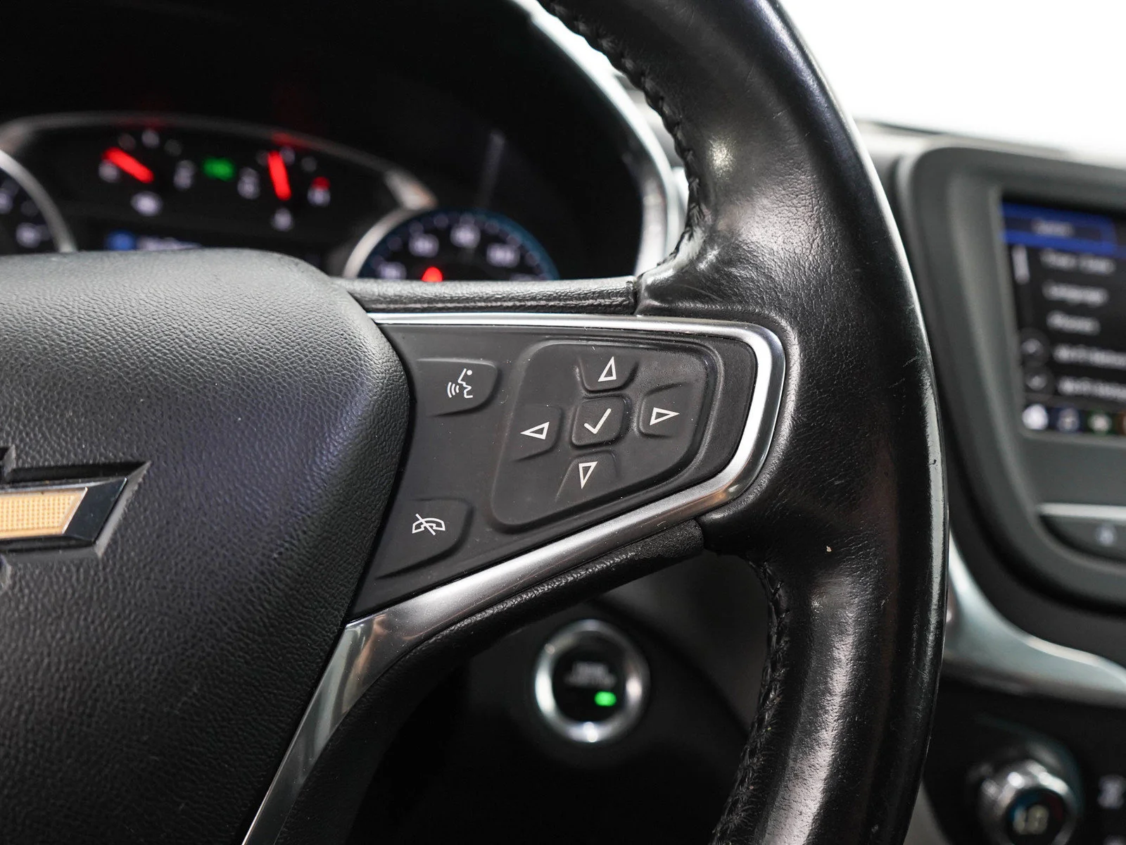Used 2020 Summit White Chevrolet LT image 26