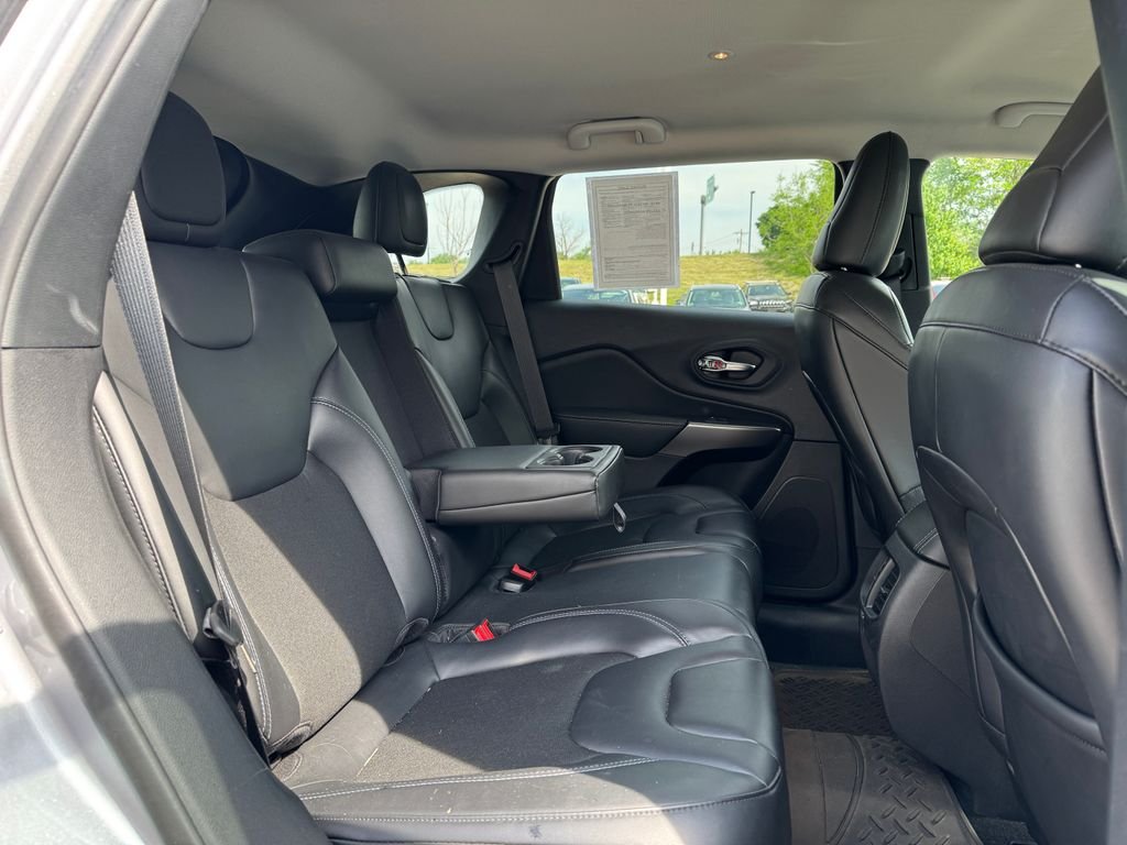 2021 Jeep Cherokee Latitude Plus - Photo 12
