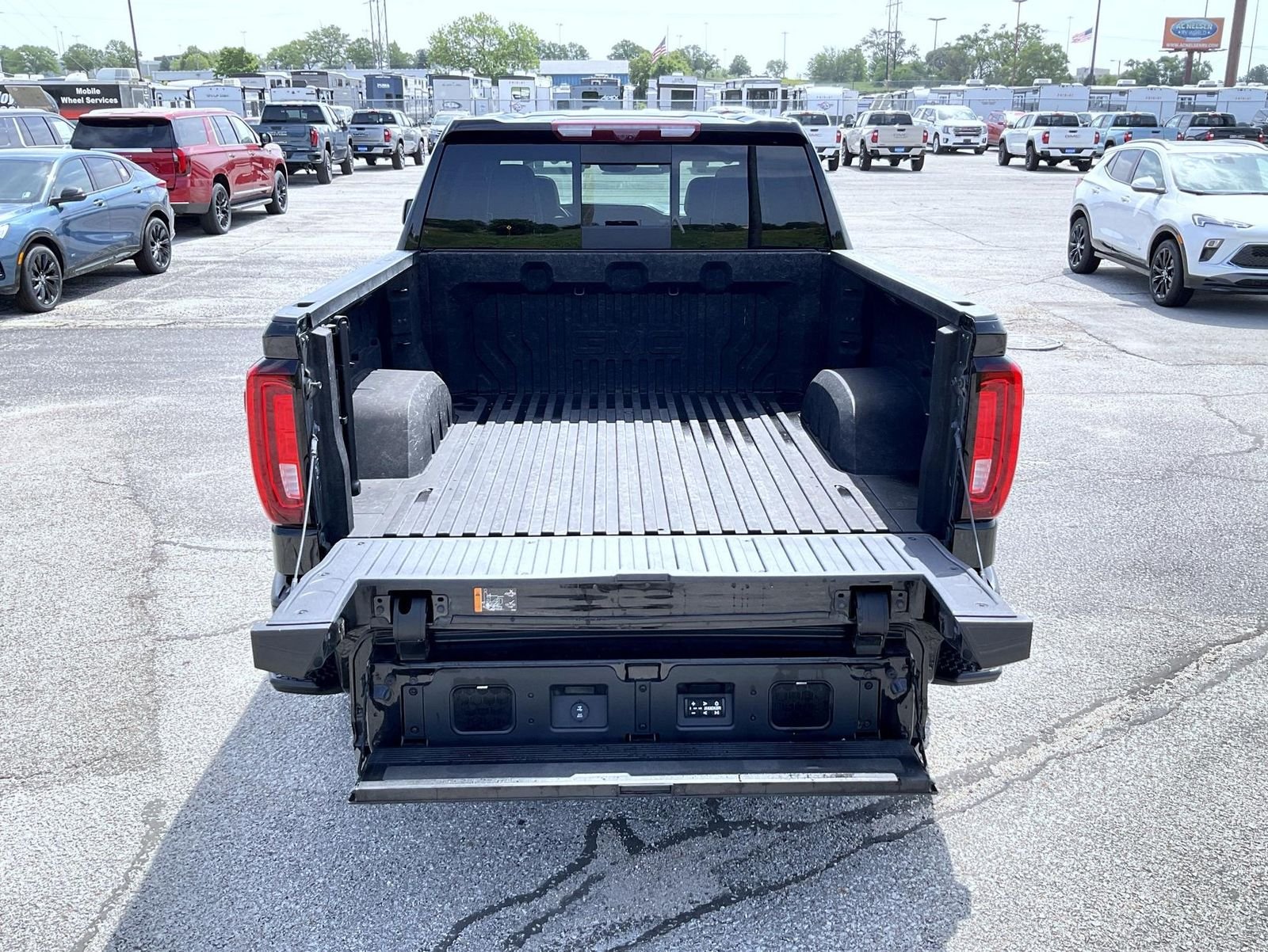 Used 2024 Black GMC Denali Ultimate image 22