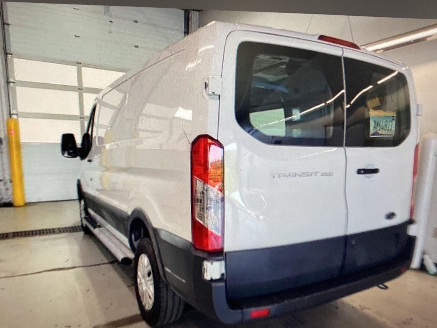 Used 2025 Oxford White Ford 250 image 5