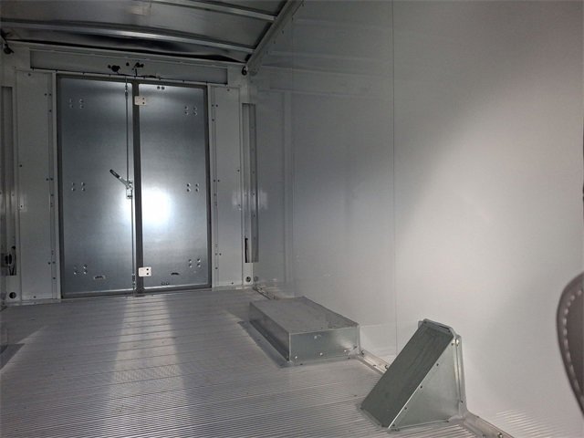 New 2025 Summit White GMC 1WT image 14