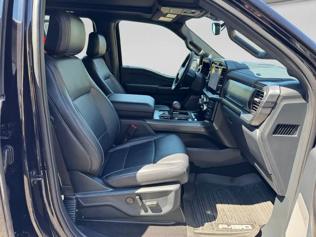 Used 2025 Agate Black Metallic Ford Lariat image 16