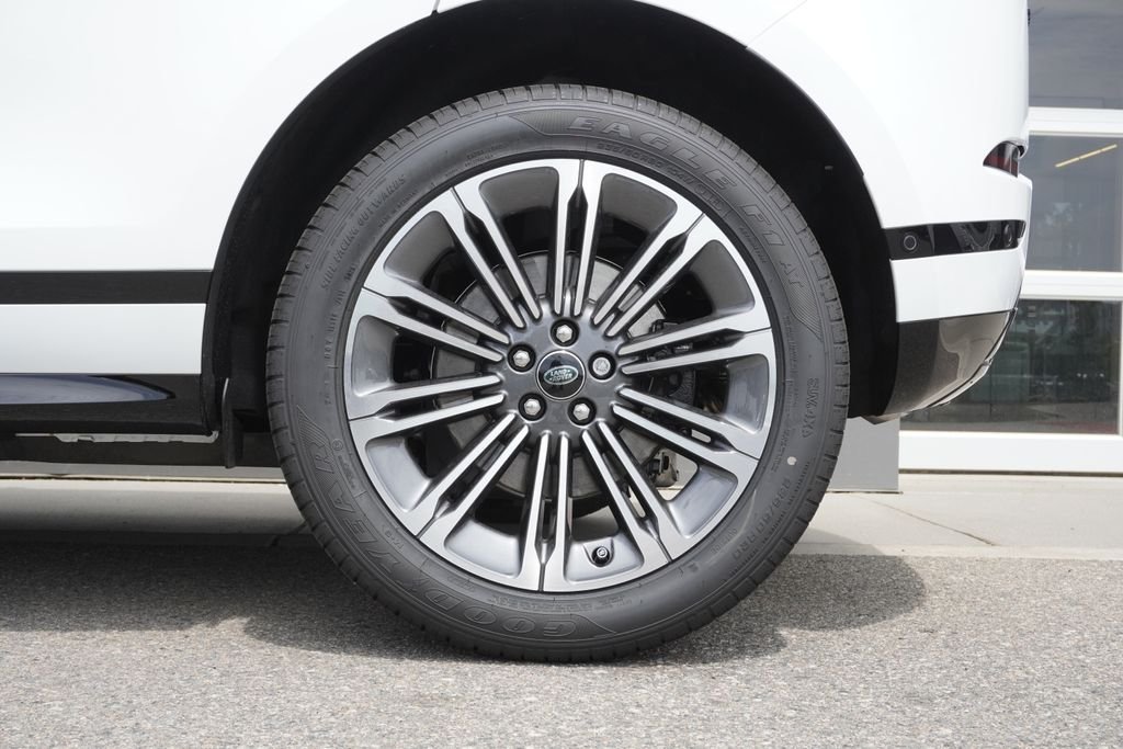 New 2026 Fuji White Land Rover Hoxton Edition image 33