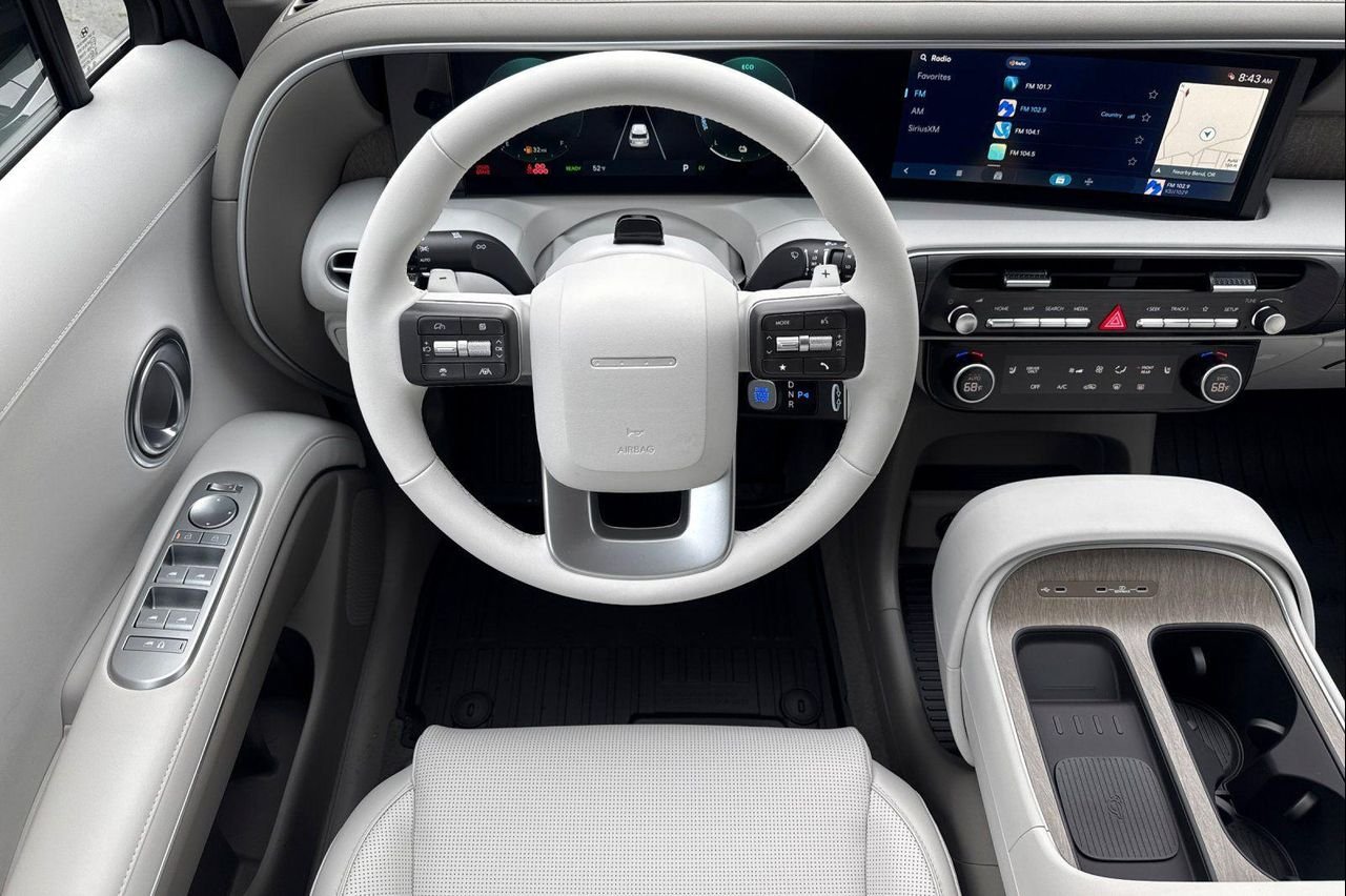 New 2027 Black Hyundai SEL 7P image 16