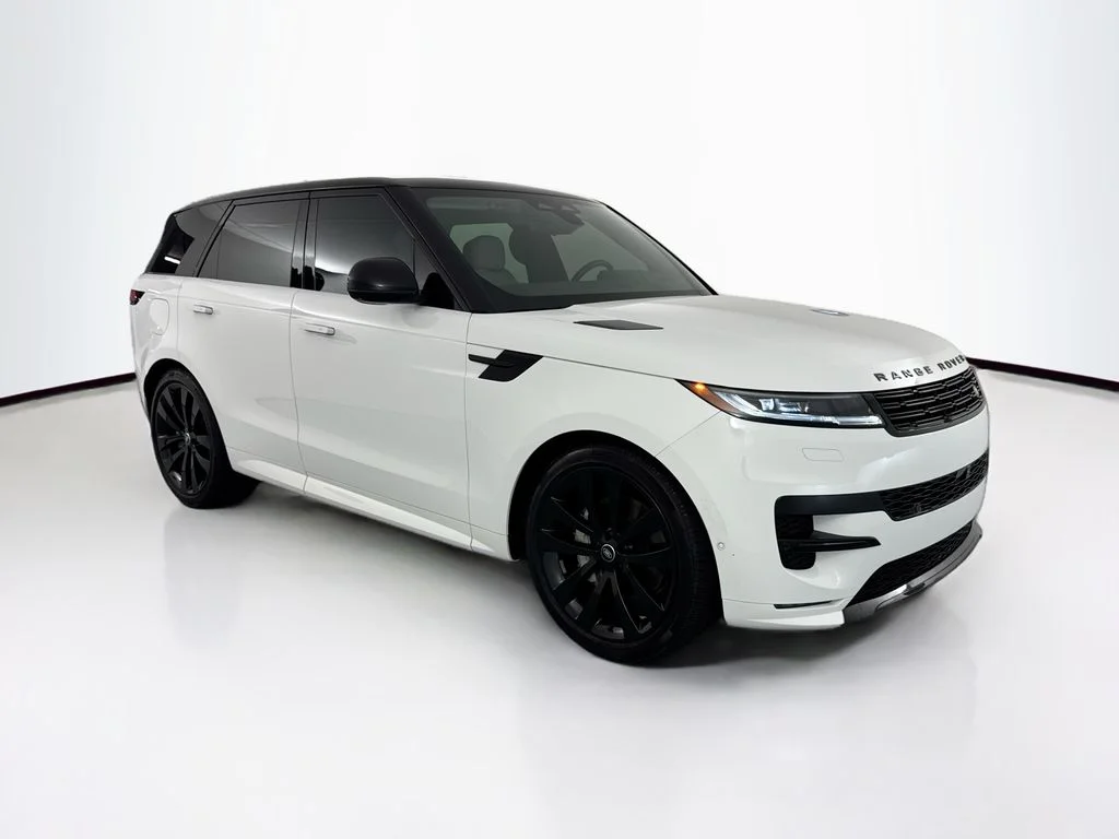 Certified Used 2025 White Land Rover Dynamic SE image 3