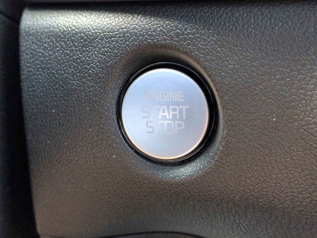 New 2026 Glacial White Pearl Kia LX image 31